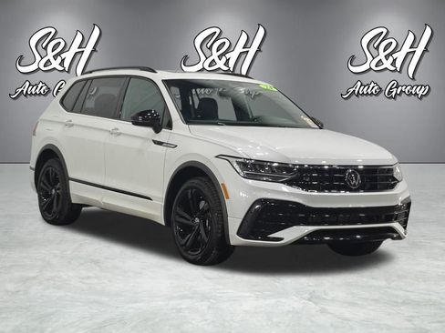 Used 2024 Volkswagen Tiguan SE R-Line image 2