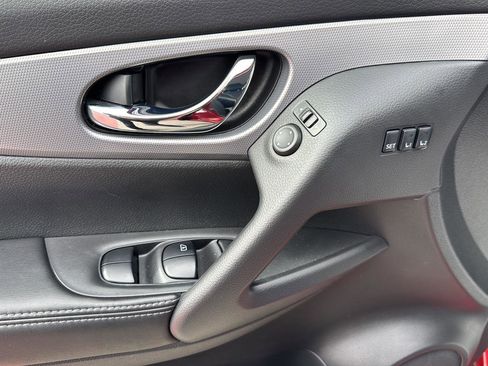 Used 2020 Nissan Rogue Sport SV w/ Technology Package image 14