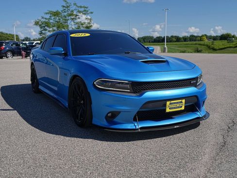 Used 2018 Dodge Charger R/T RWD image 4
