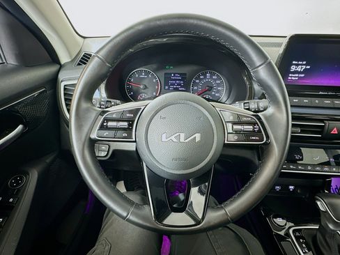 Certified 2023 Kia Seltos S w/ Navigation Package FWD image 11