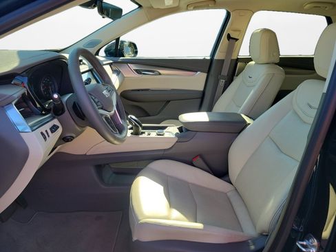Used 2026 Cadillac XT5 Premium Luxury w/ Driver Assist Package FWD image 9