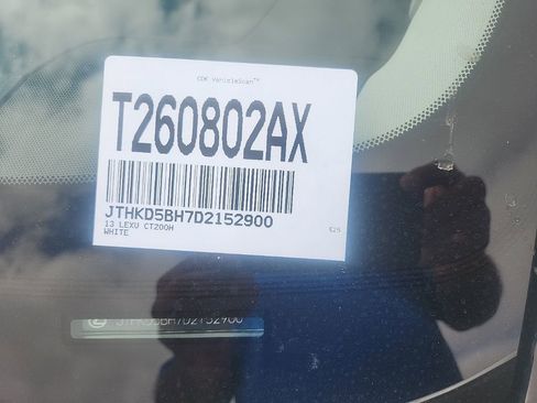 Used 2013 Lexus CT 200h w/ Premium Pkg w/Navigation FWD image 4