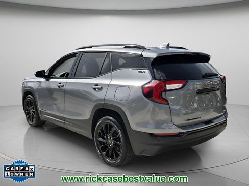 Used 2023 GMC Terrain SLT w/ Tech Package FWD image 8