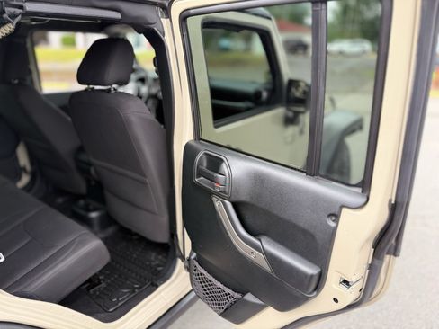 Used 2018 Jeep Wrangler Unlimited Sport AWD/4WD image 31