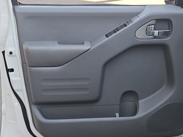 Used 2018 Nissan Frontier SV AWD/4WD image 10