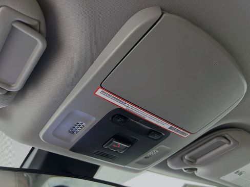 Used 2022 Toyota Camry SE image 21