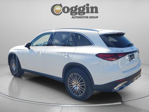 Used 2025 Mercedes-Benz GLC 300 image 3