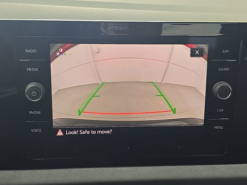 Certified 2025 Volkswagen Jetta SE FWD image 23