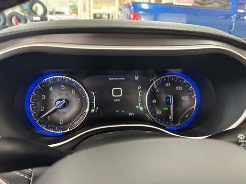 New 2026 Chrysler Pacifica Select image 16