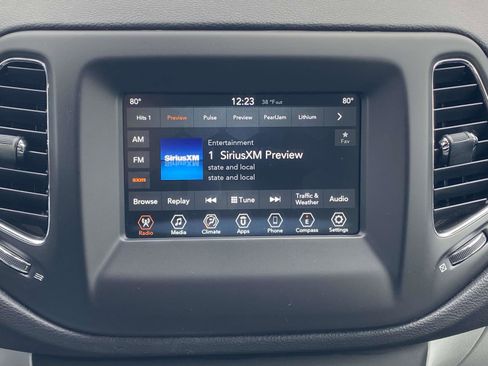 Used 2019 Jeep Compass Latitude image 26