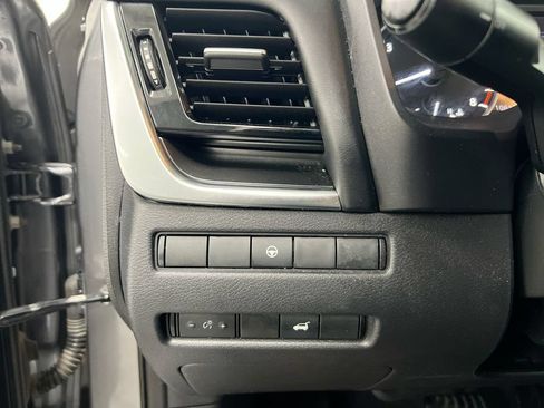 Used 2022 Nissan Rogue SV w/ SV Premium Package FWD image 18