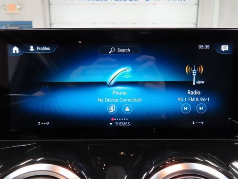 Used 2022 Mercedes-Benz GLB 250 4MATIC image 17