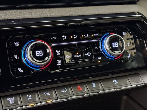 Certified 2024 GMC Sierra 2500 AT4 w/ AT4 Premium Plus Package image 19