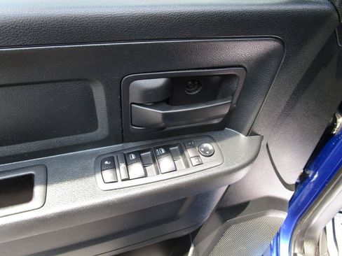 Used 2017 RAM 1500 Express AWD/4WD image 18