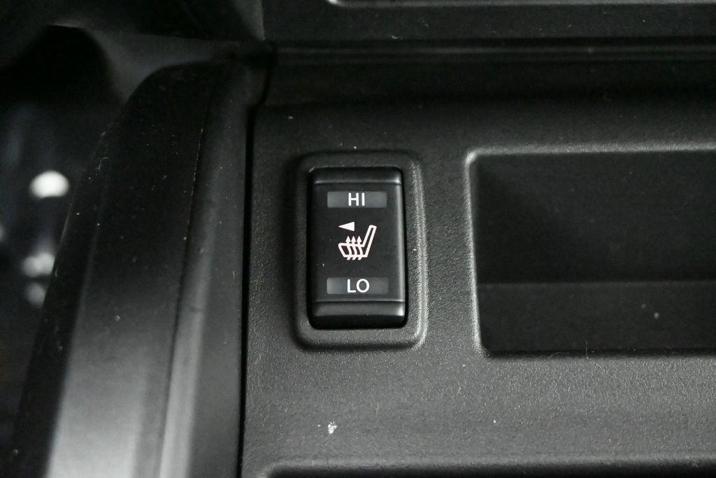 Used 2020 Nissan Titan PRO-4X w/ Pro-4x Convenience Package AWD/4WD image 33