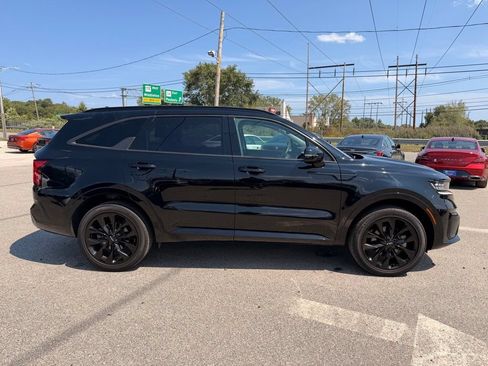 Used 2023 Kia Sorento SX AWD/4WD image 5