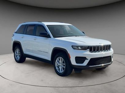 Used 2023 Jeep Grand Cherokee Laredo w/ Luxury Tech Group I