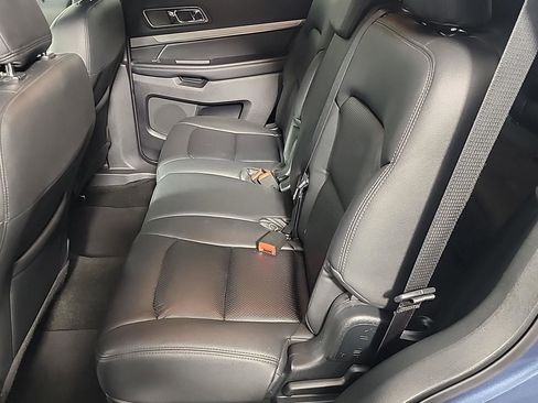 Used 2018 Ford Explorer XLT w/ Equipment Group 201A image 17