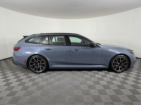 New 2026 BMW M5 Touring image 2