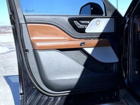 Used 2021 Lincoln Aviator Reserve w/ Equipment Group 210A image 9
