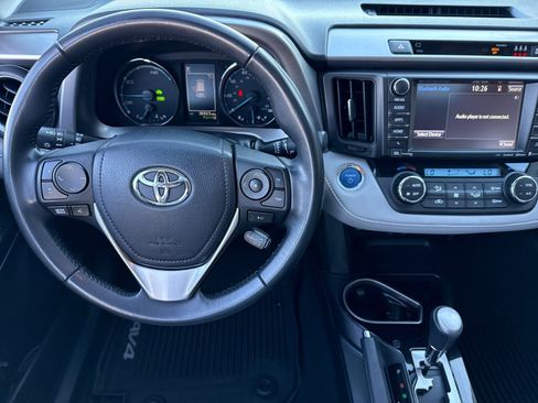Used 2018 Toyota RAV4 Limited image 14