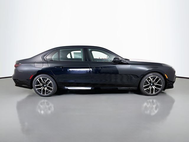 Used 2026 BMW 740i xDrive AWD/4WD image 8
