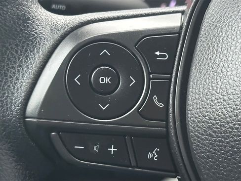 Used 2021 Toyota Corolla LE image 21