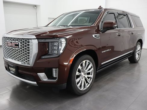 Used 2022 GMC Yukon XL Denali w/ Max Trailering Package AWD/4WD image 6