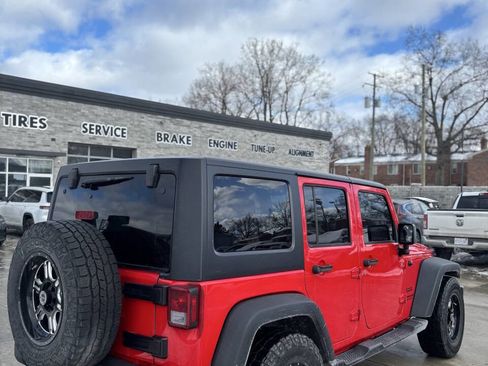 Used 2016 Jeep Wrangler Unlimited Sport w/ Quick Order Package 24S AWD/4WD image 3