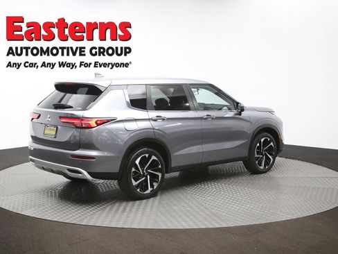 Used 2024 Mitsubishi Outlander SE image 42