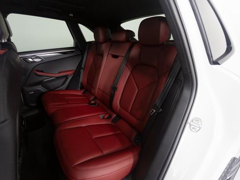 New 2026 Porsche Macan image 33