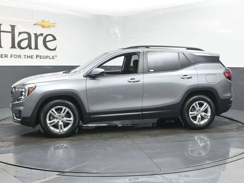 Used 2023 GMC Terrain SLE w/ Driver Convenience Package FWD image 33