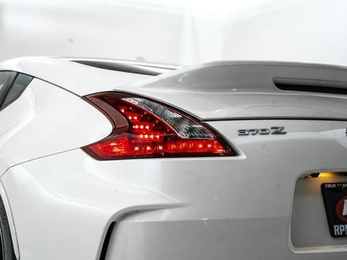 Used 2018 Nissan 370Z NISMO image 11
