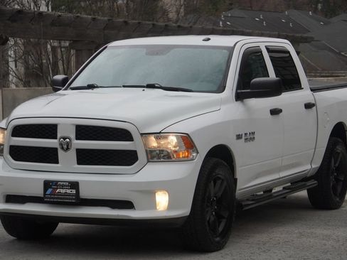 Used 2016 RAM 1500 Express AWD/4WD image 8