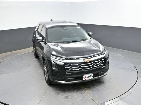 Used 2025 Chevrolet Equinox LT FWD image 24