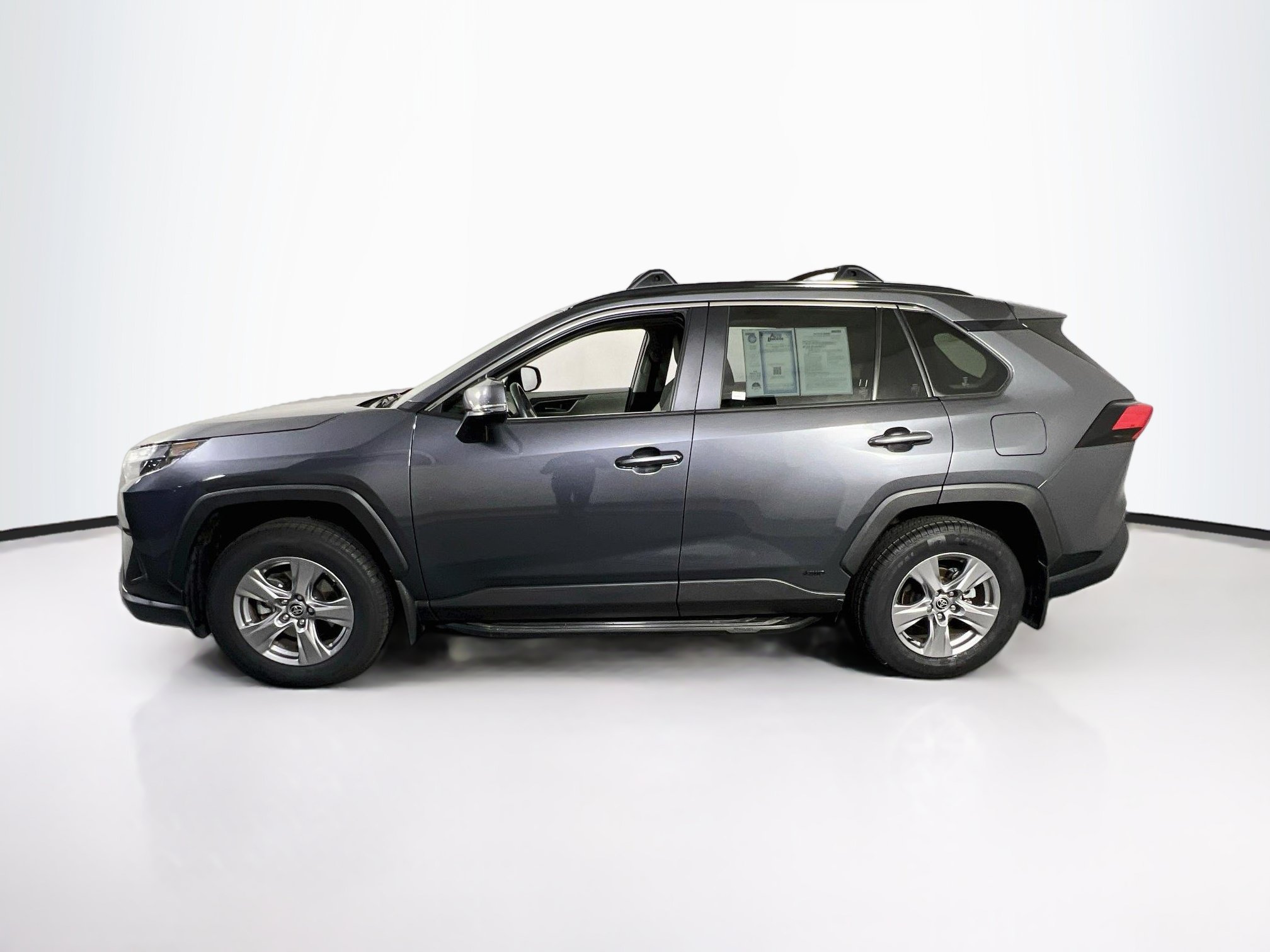 Used 2022 Toyota RAV4 XLE w/ Convenience Package AWD/4WD image 8