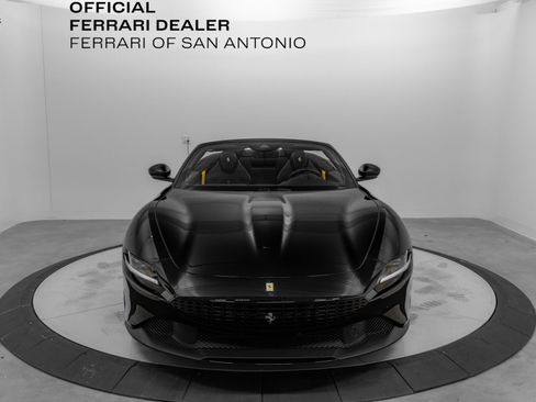 Certified 2025 Ferrari Roma Base image 8