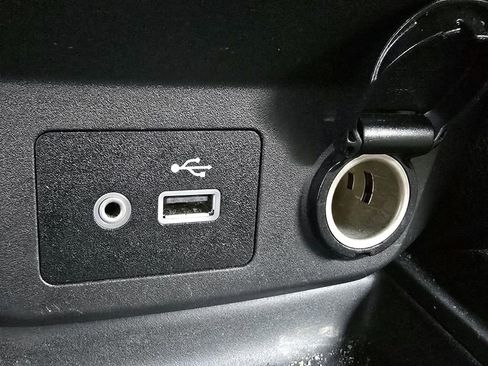 Used 2020 Nissan Rogue SV image 17