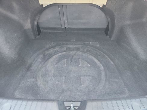 Used 2010 Hyundai Elantra GLS FWD image 13