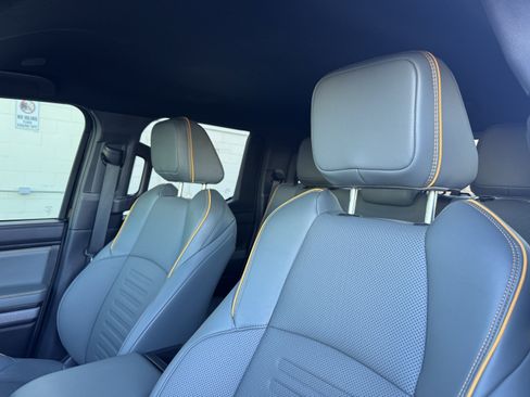 Used 2024 Toyota Tacoma Trailhunter image 13