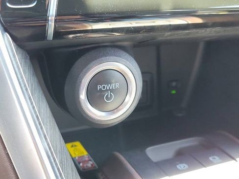 Used 2023 Toyota Venza Limited AWD/4WD image 28