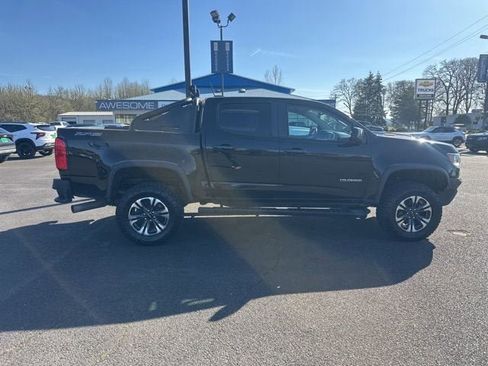 Used 2019 Chevrolet Colorado ZR2 w/ ZR2 Midnight Special Edition AWD/4WD image 6