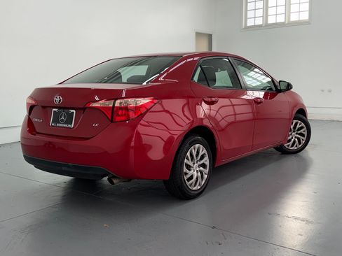 Used 2019 Toyota Corolla LE w/ Carpet Mat Package (TMS) FWD image 8