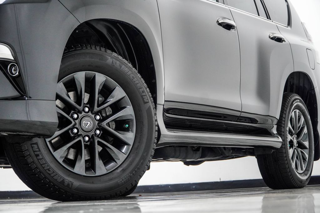 Used 2023 Lexus GX 460 Premium w/ Premium Package AWD/4WD image 4