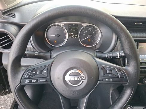 Used 2025 Nissan Kicks Play S FWD image 19