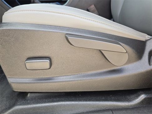 Used 2021 Chevrolet Colorado W/T image 16