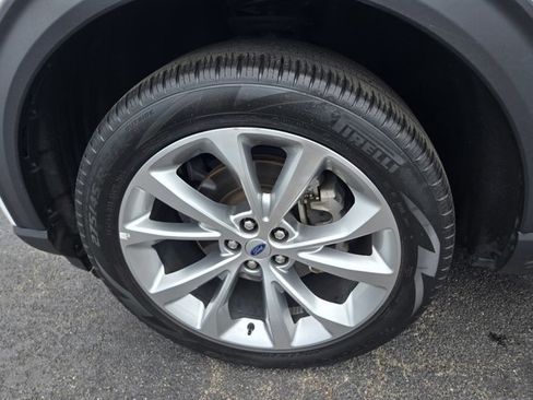 Certified 2023 Ford Explorer Platinum w/ Technology Package AWD/4WD image 47