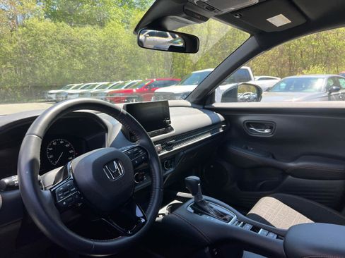 Used 2024 Honda HR-V Sport image 15