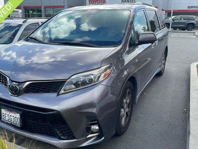 Certified 2019 Toyota Sienna SE