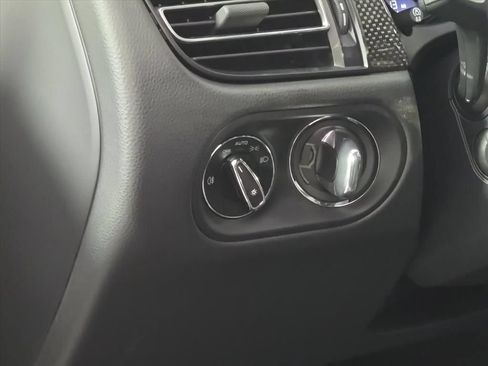 Certified 2026 Porsche Macan AWD/4WD image 18